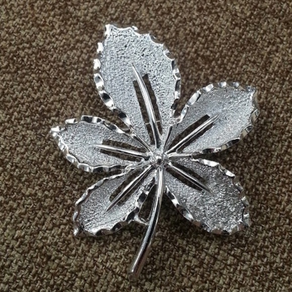 Vintage Jewelry - Vintage silver leaf brooch by Sarah Coventry